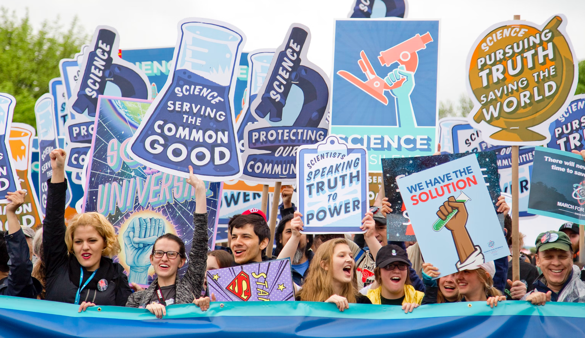  On a rain-soaked day, thousands marched on Washington DC to fight for science funding and scientific analysis in politics